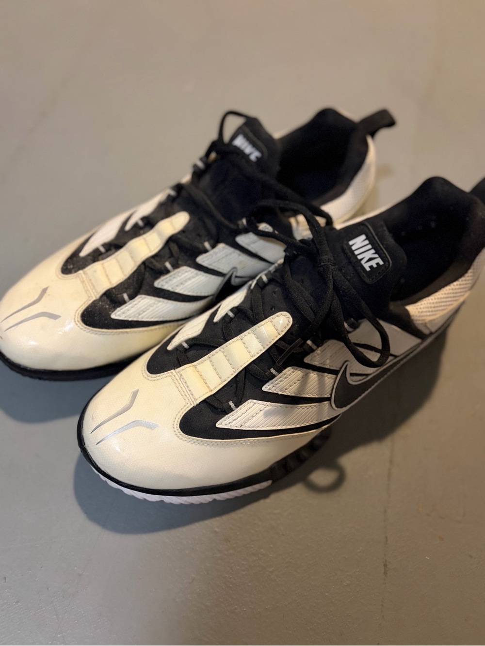 Nike Men’s Black and White Athletic Sneakers